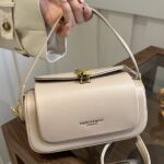 Korean version of the trendy fashion high-end crossbody bag women's new 2025 spring and summer shoulder small square bag texture handbag.