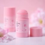 Neck Renaissance: 10s Silk Architect✨】 🌸 Sakura Bloom Tech ✨ C-Lift Matrix → Melts into cashmere dew → Erases crepe crinkles → Builds anti-gravity velvet rampart For screen-weary souls — elegance reborn with every twist