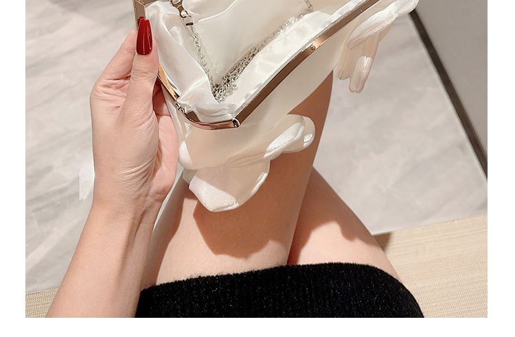 详情-12 Elegant White Floral Satin Evening Clutch Bag - Image 10