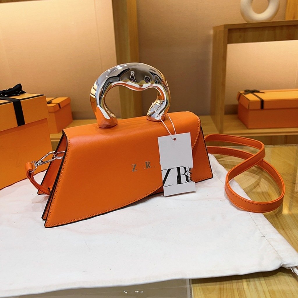 详情-13 ZARA Women's 2023 High-End Niche Design Small Square Crossbody Bag - Image 6