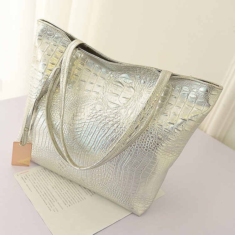主图-2 Crocodile Print Commuter Tote Bag - Image 2