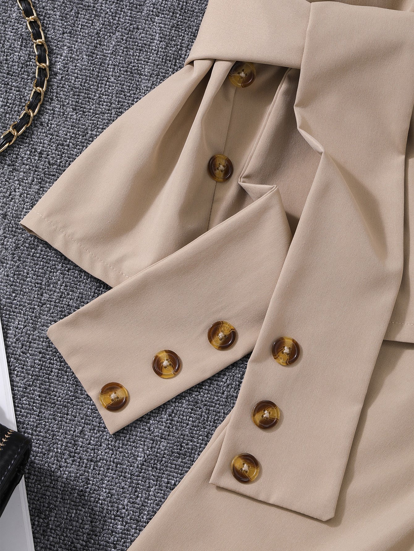 主图-4 Summer Contrast Lapel Puff Sleeve Set | Effortless Elegance – Puff Sleeve Top + Flared Pants Co-Ord - Image 4