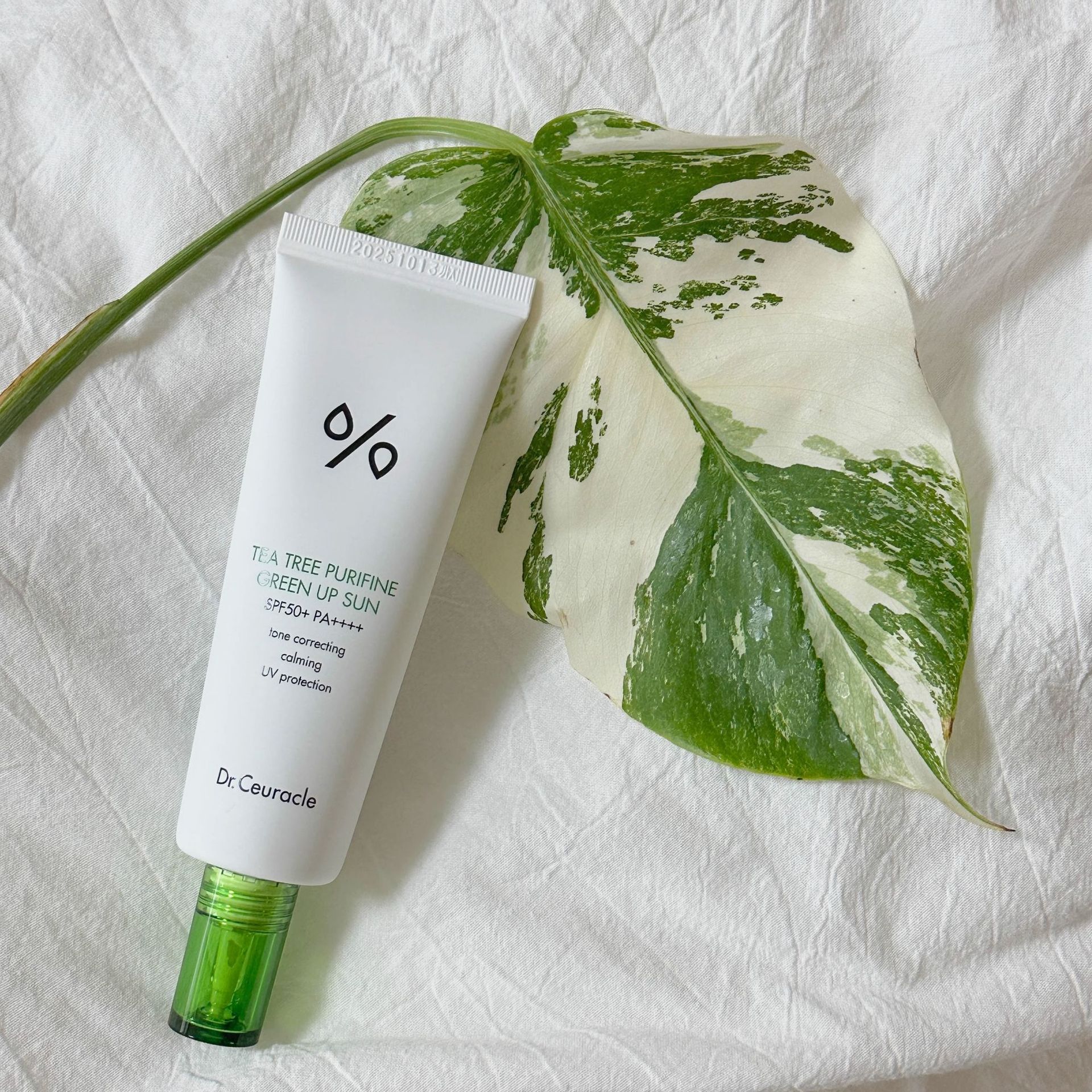 dr.ceuracle tea tree purifine soothing sunscreen spf50+ pa++++ dr.ceuracle tea tree purifine soothing sunscreen spf50+ pa++++