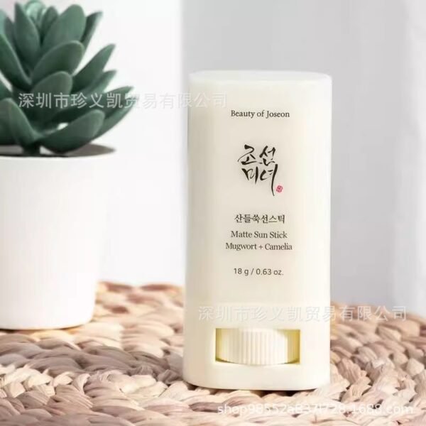 Beauty of Joseon Matte Sun Stick – Mugwort + Camellia SPF50+ PA++++ (18g)